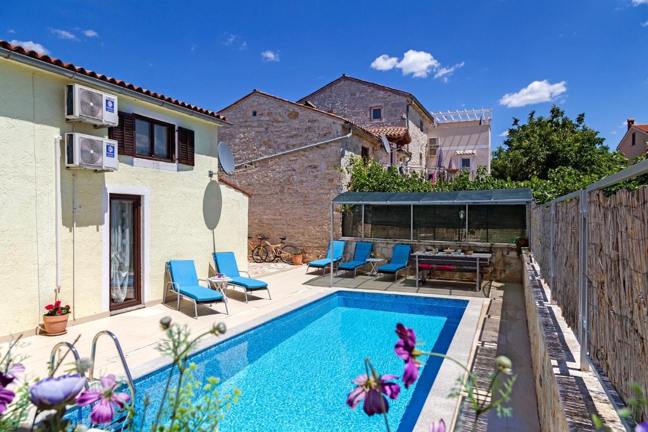 Villa Karina Tar Тар Экстерьер фото